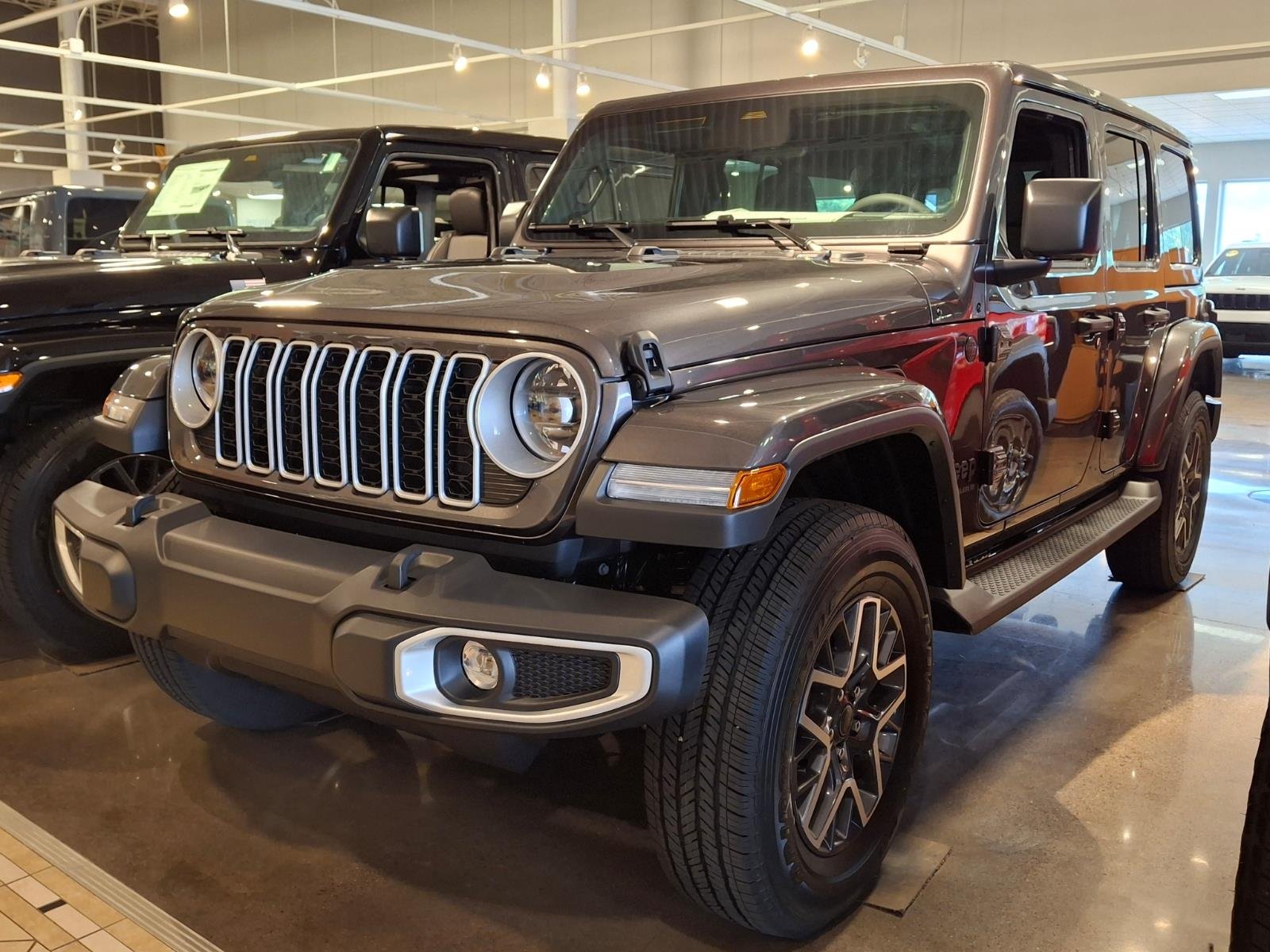 New 2026 Granite Crystal Metallic Clear-Coat Exterior Paint Jeep Sahara image 1