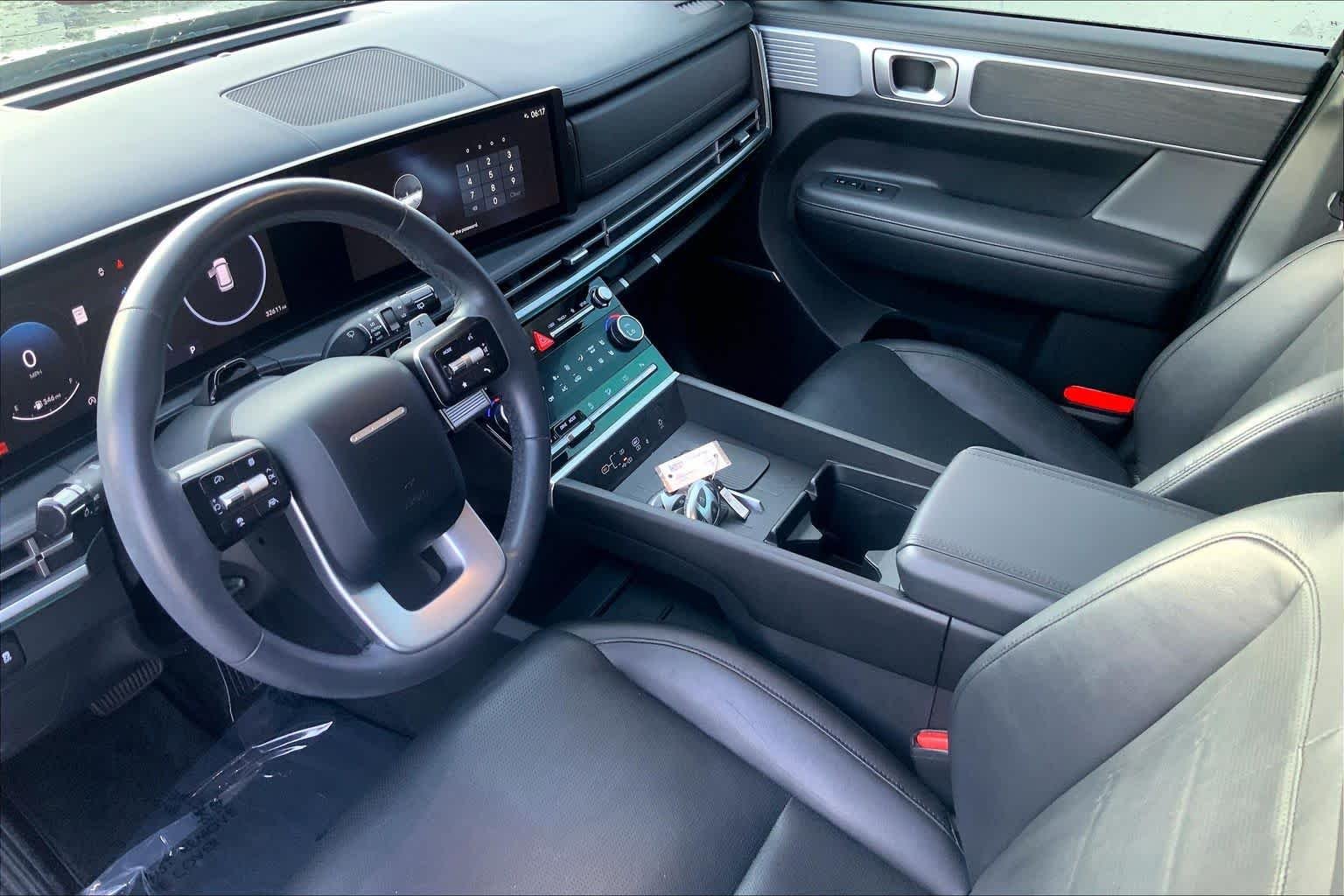 Used 2024 Rockwood Green Hyundai Limited image 16