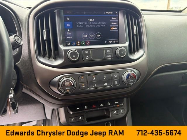 Used 2022 White GMC AT4 w/Leather image 19