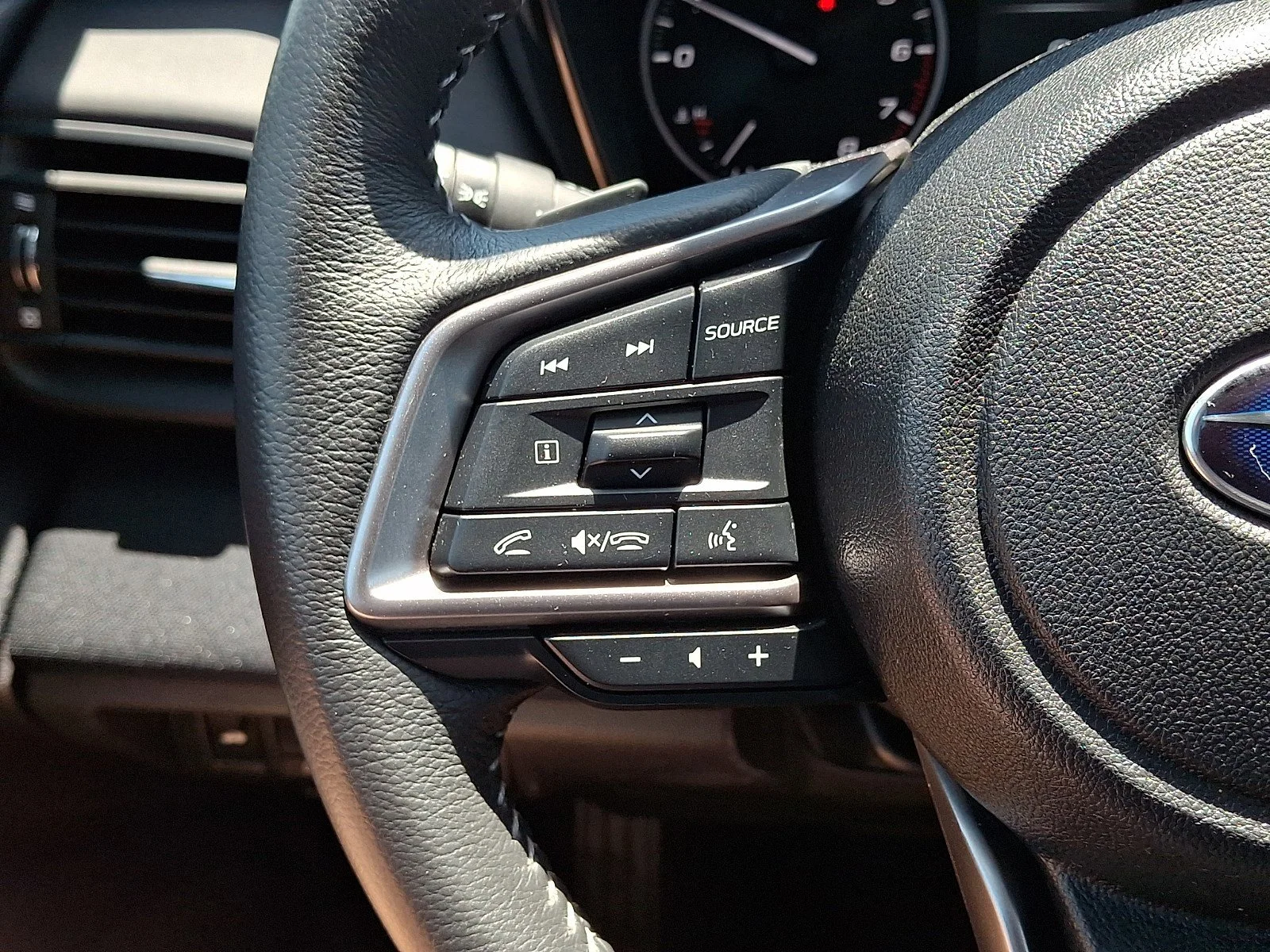 Used 2023 Ice Silver Metallic Subaru Premium image 21