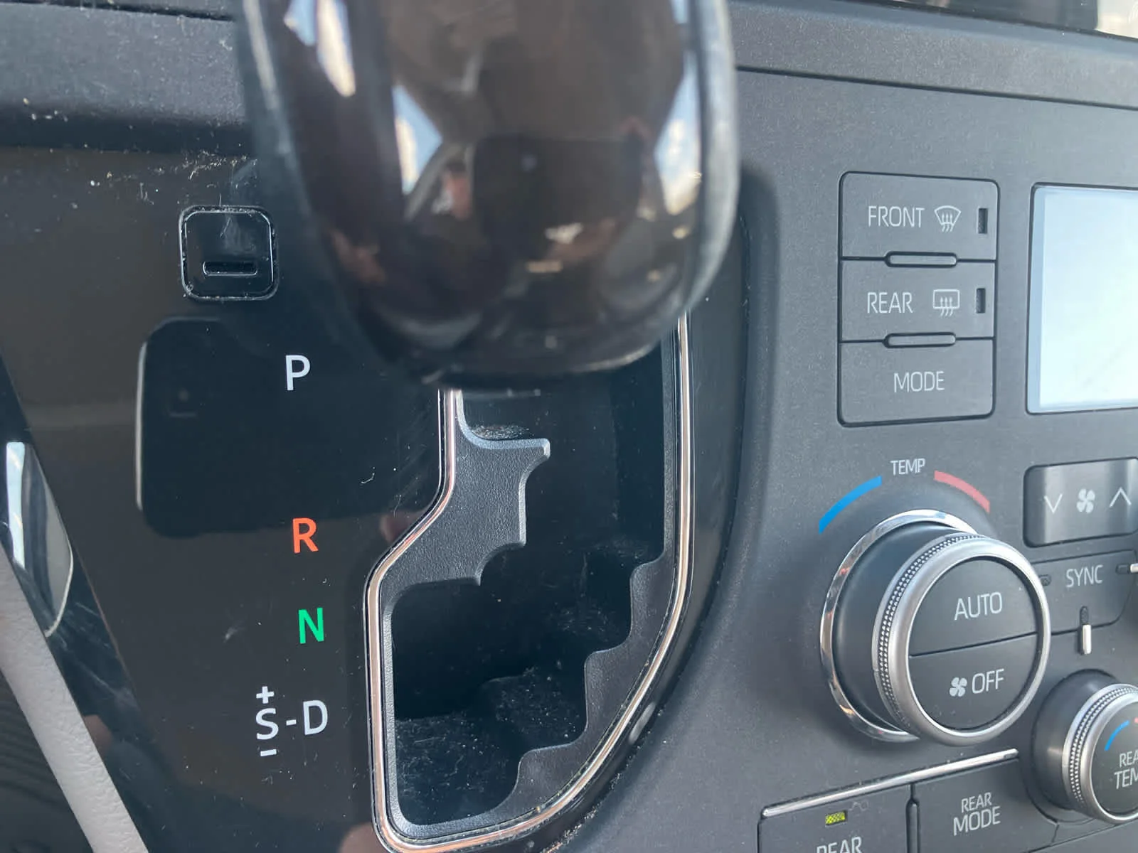 Used 2020 Midnight Black Metallic Toyota XLE image 26