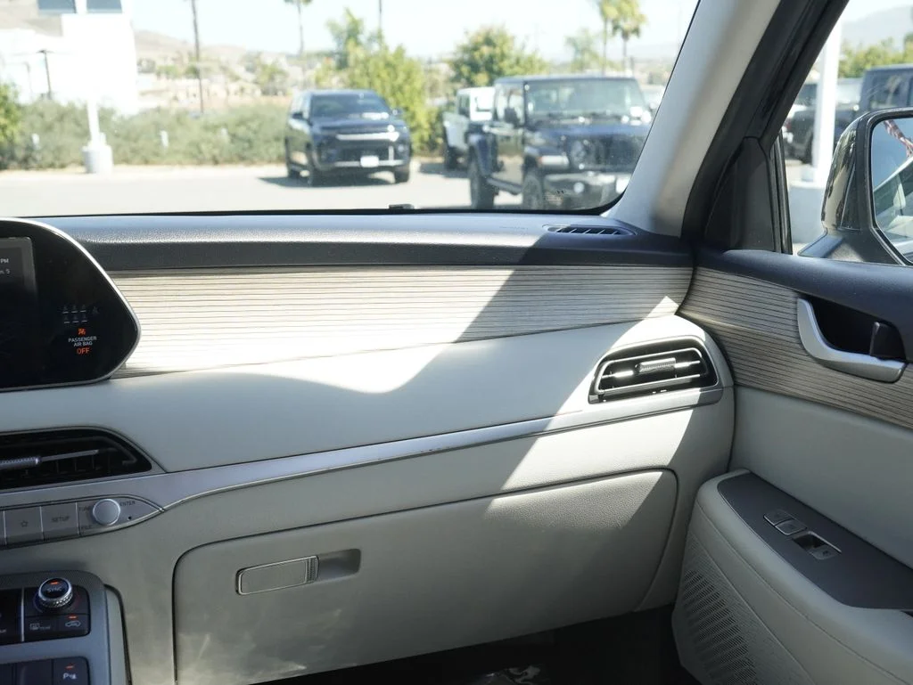 Certified Used 2022 Black Hyundai SEL image 37