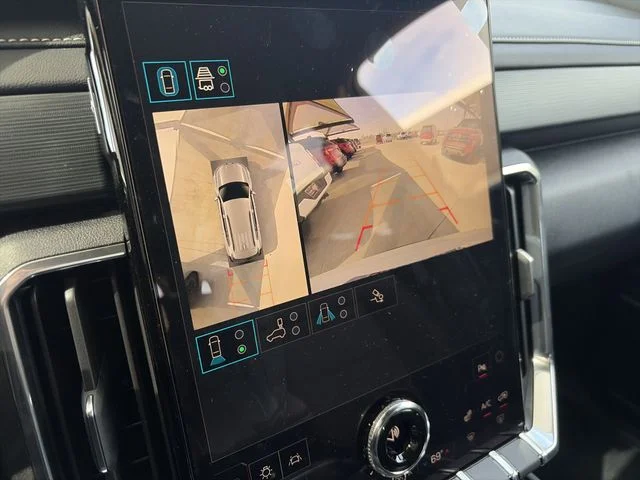 New 2026 White GMC Elevation image 17