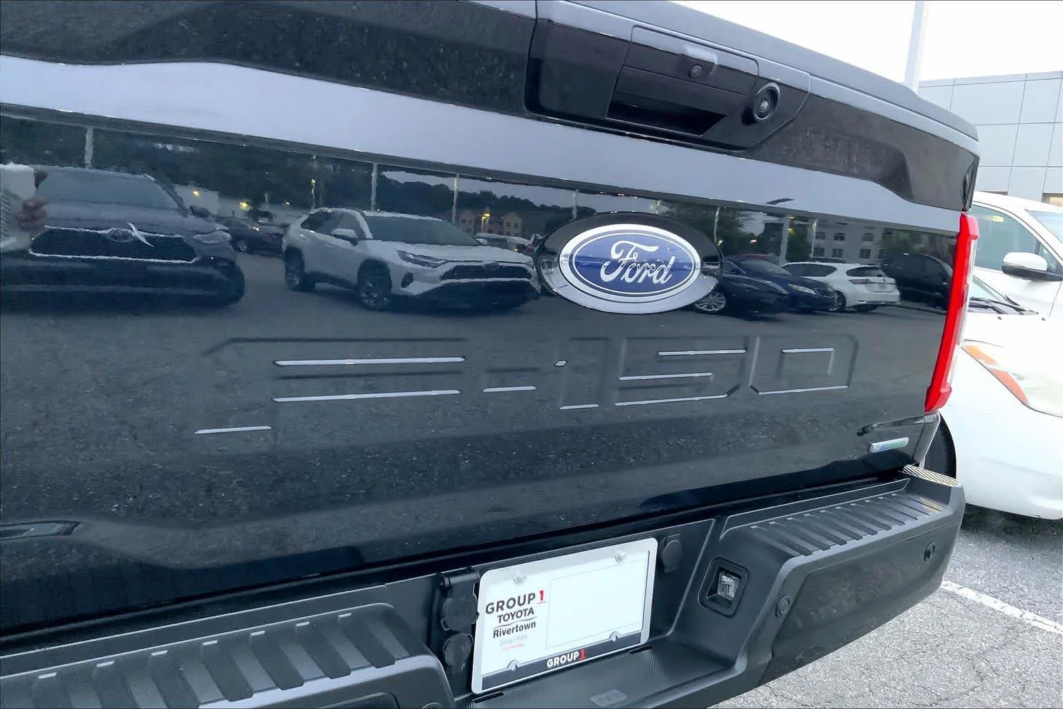 Used 2021 Agate Black Ford LARIAT image 9