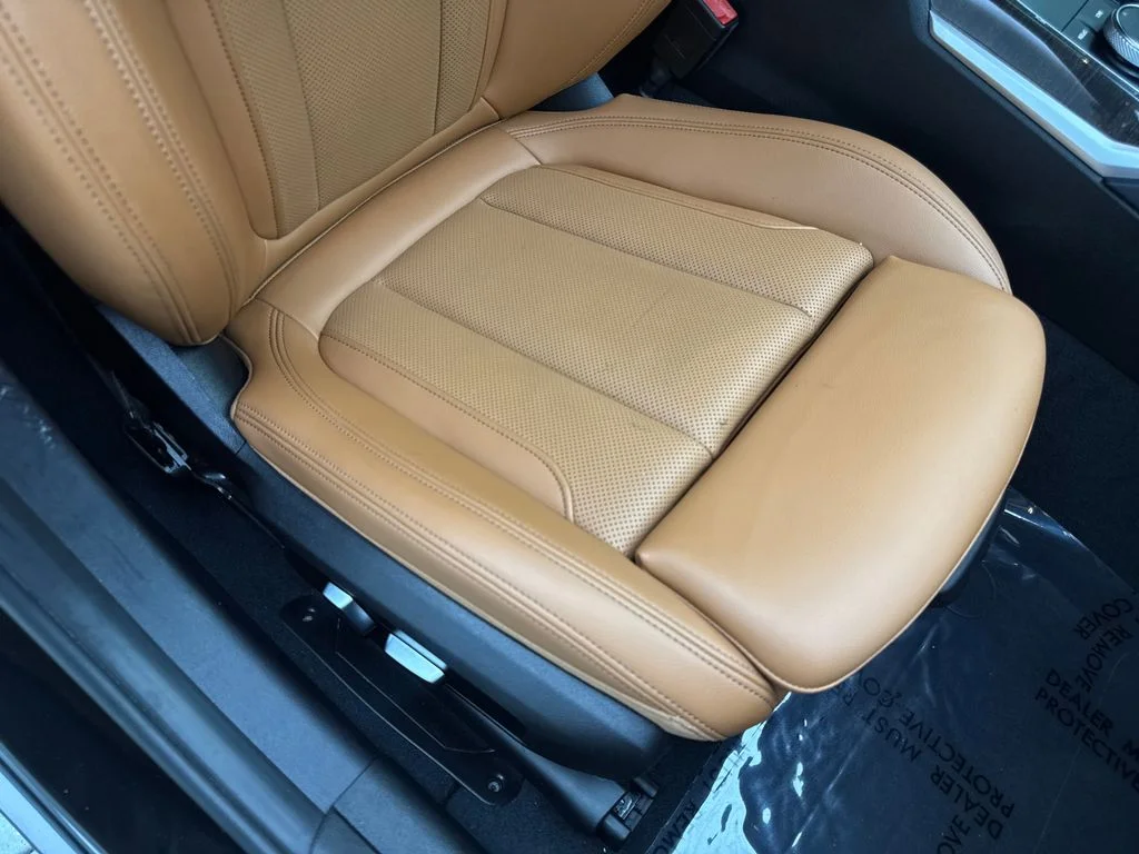 Used 2023 Black BMW 330i image 46