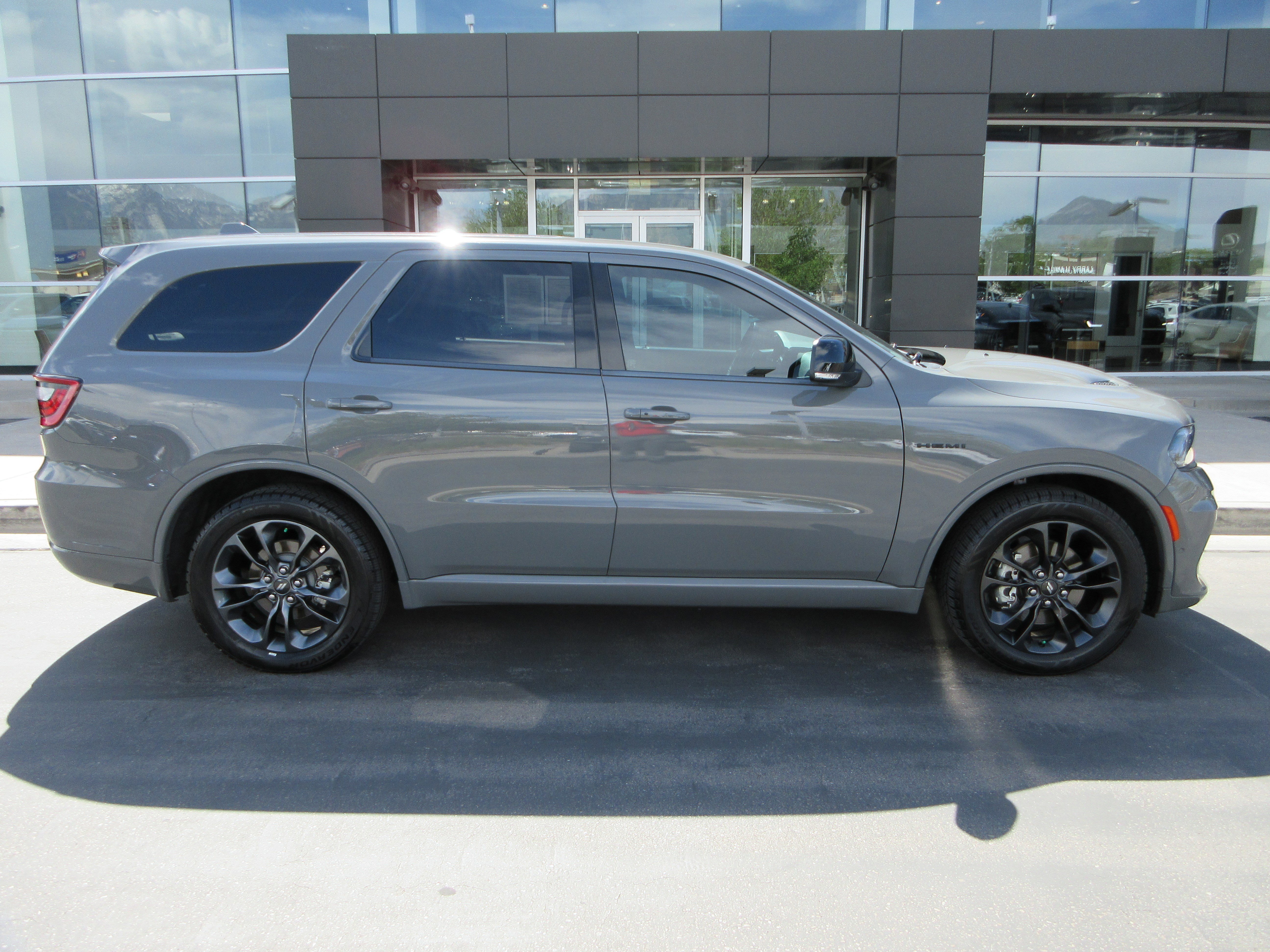 Used 2022 Destroyer Gray Clearcoat Dodge R/T image 13
