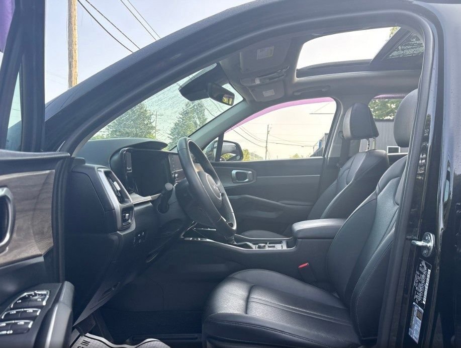 Used 2023 Black Kia X-Line EX image 10