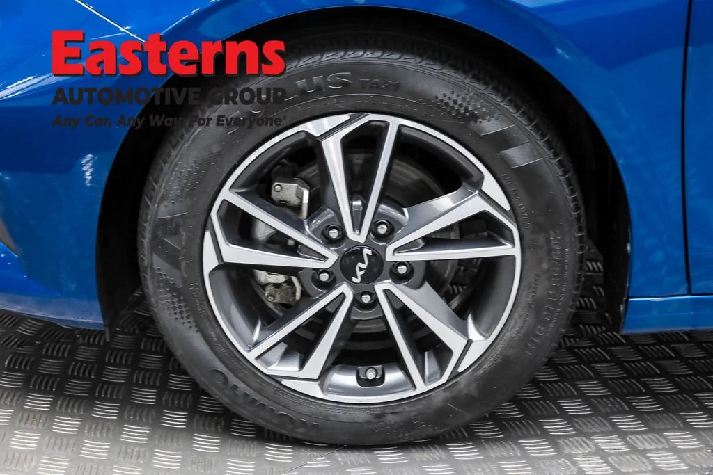 Used 2022 Blue Kia LXS image 31
