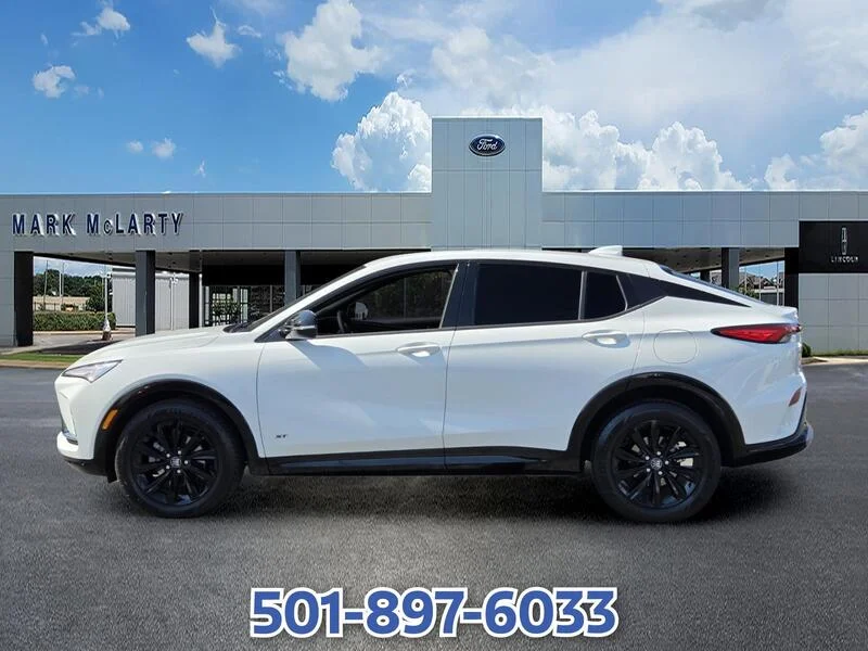Used 2025 Summit White BUICK FWD 4DR SPORT TOURING image 2