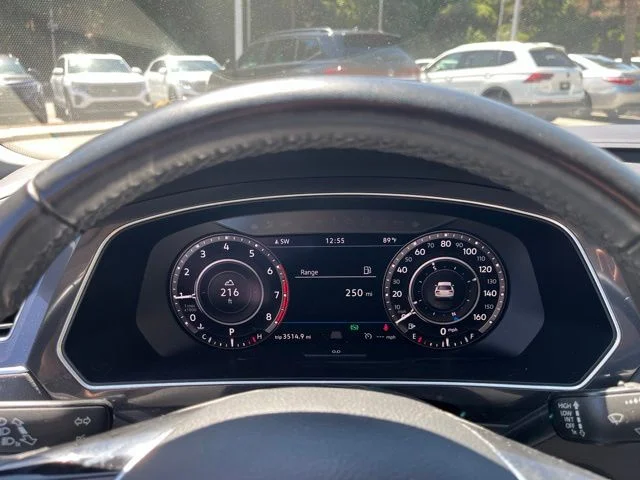Used 2018 Gray Volkswagen 2.0T SEL Premium image 23