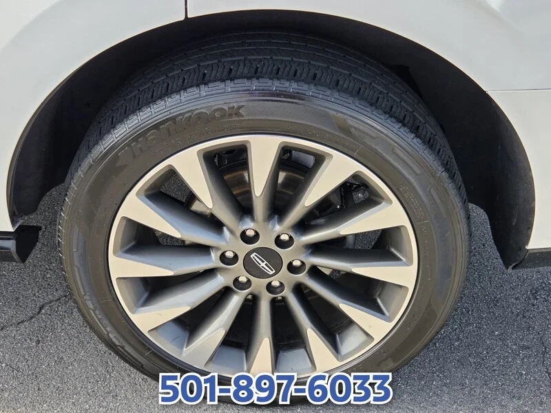 Used 2020 White LINCOLN RESERVE 4X4 image 19