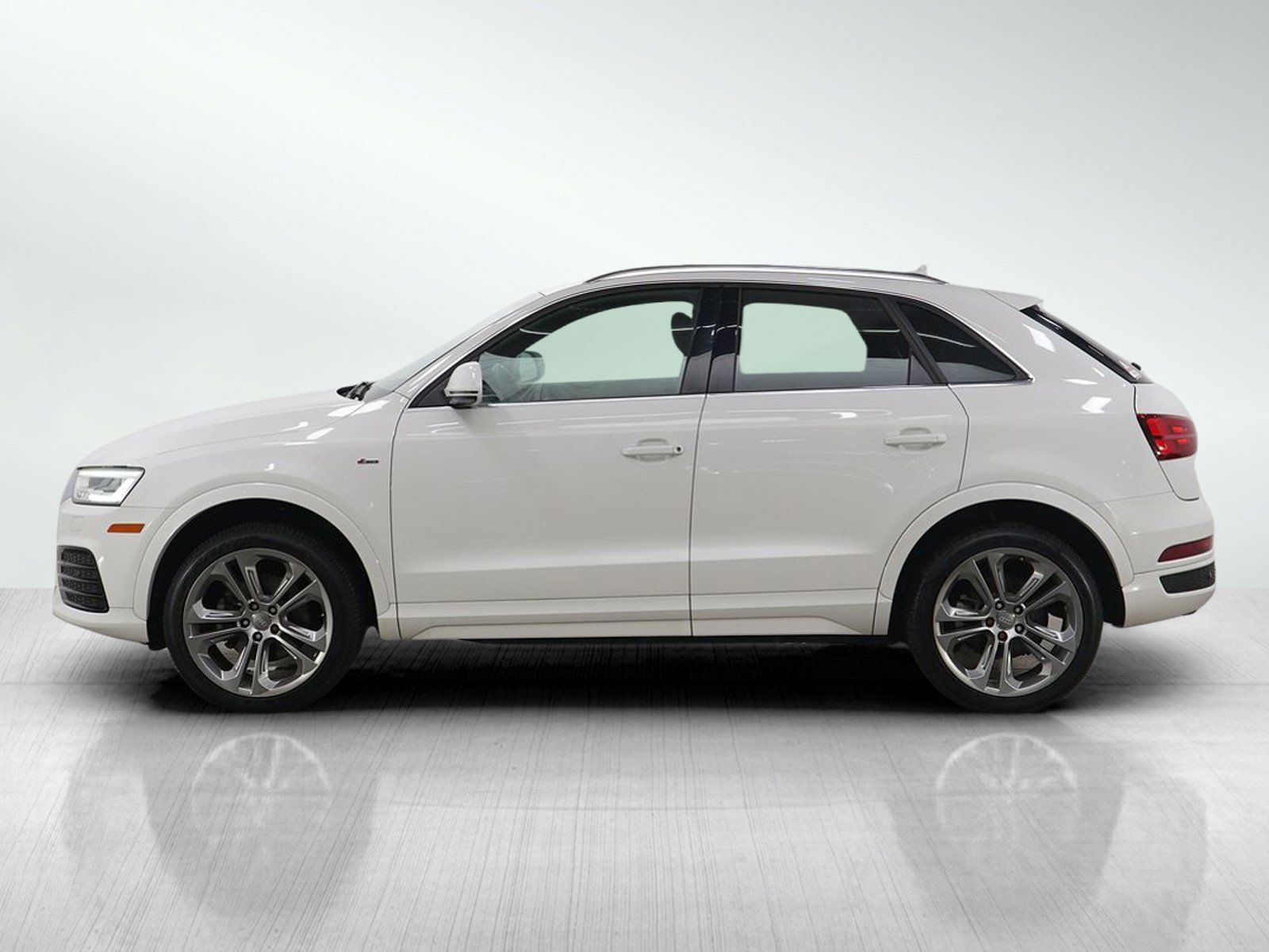 Used 2016 Audi Q3 Prestige with VIN WA1GFCFS2GR016515 for sale in Wayzata, Minnesota
