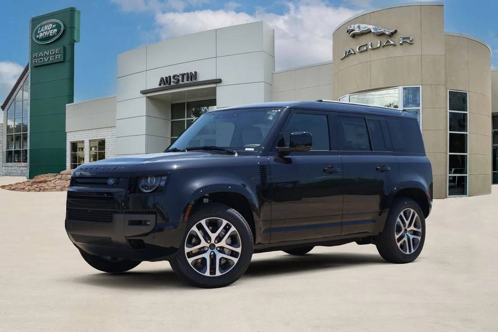 New 2026 Black Land Rover X-Dynamic SE image 1