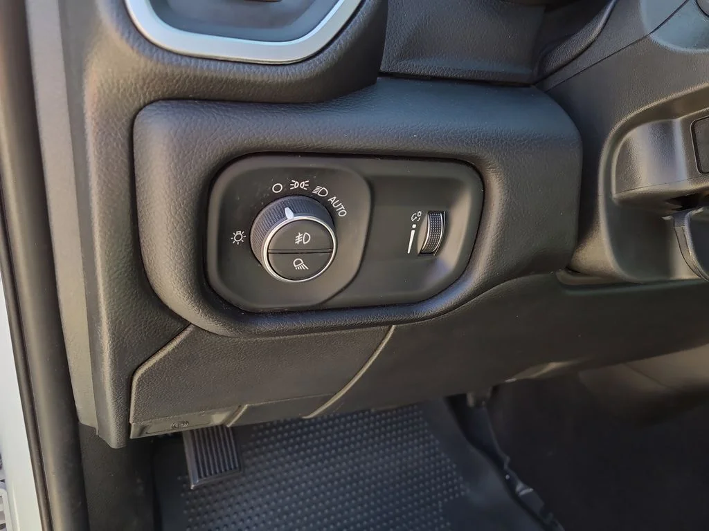 Used 2024 White Ram Big Horn image 22