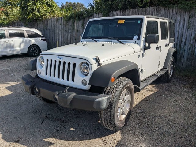 Used 2015 White Jeep Unlimited Sport image 3