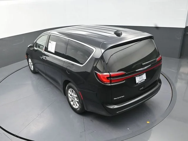 Used 2023 Black Chrysler Touring L image 15
