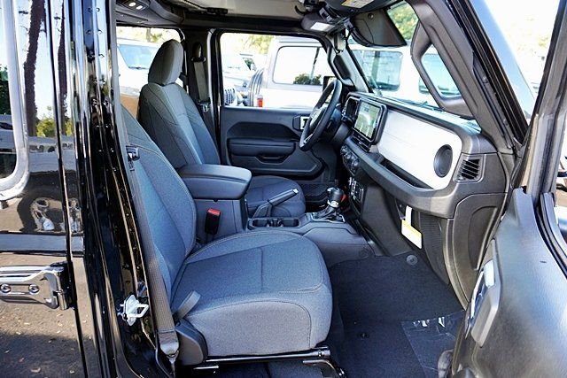 New 2026 Black Clear-Coat Exterior Paint Jeep Sport S image 16