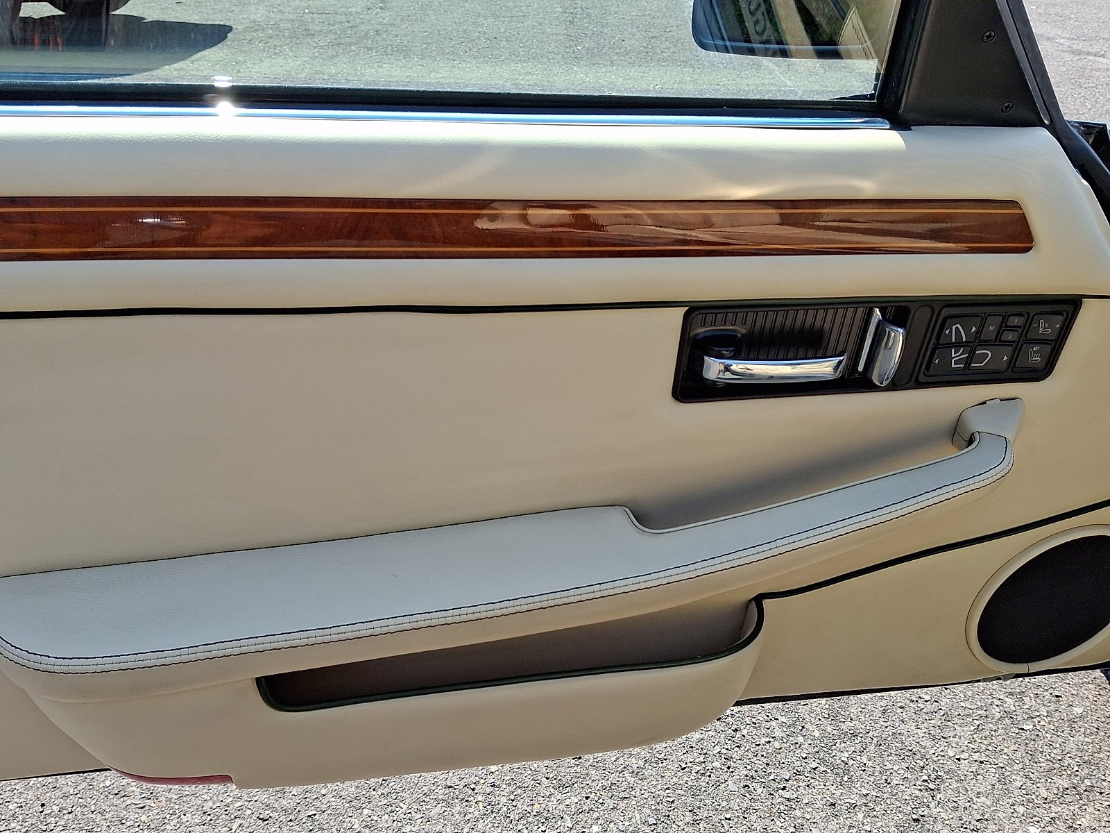 Used 1994 British Racing Green Jaguar 2+2 image 14