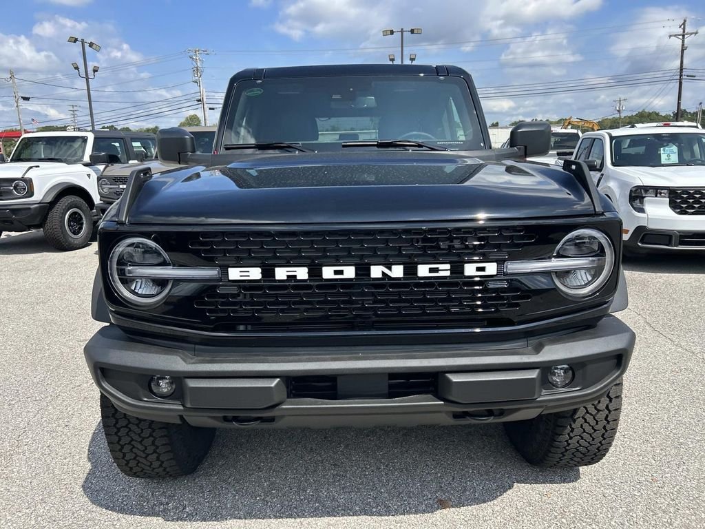 New 2026 Shadow Black Ford Outer Banks® image 9