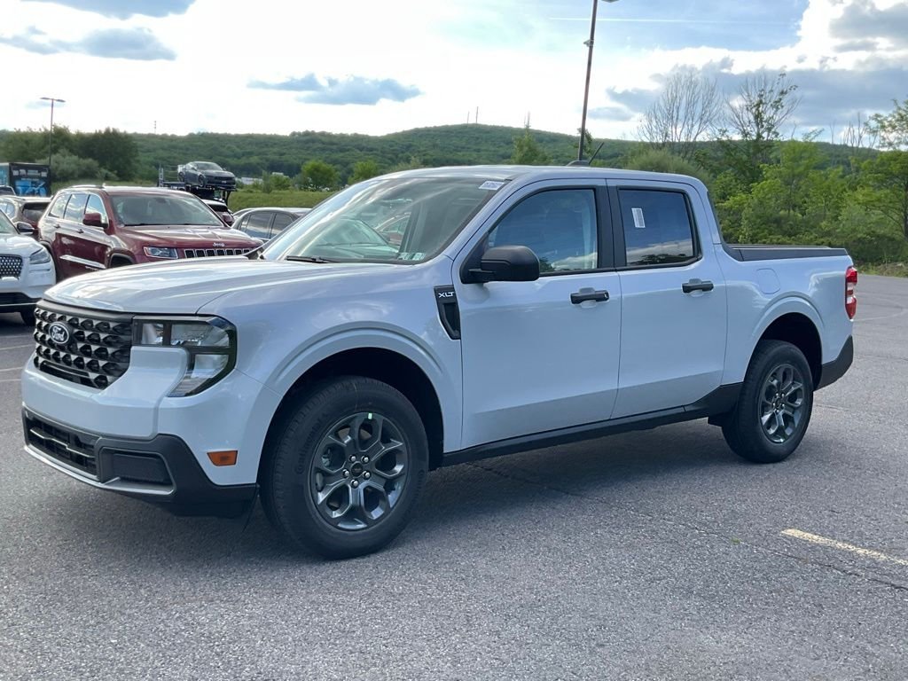 New 2026 Space White Metallic Ford XLT image 29