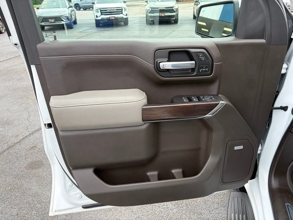 Used 2021 SUMMIT WHITE GMC SLT image 17
