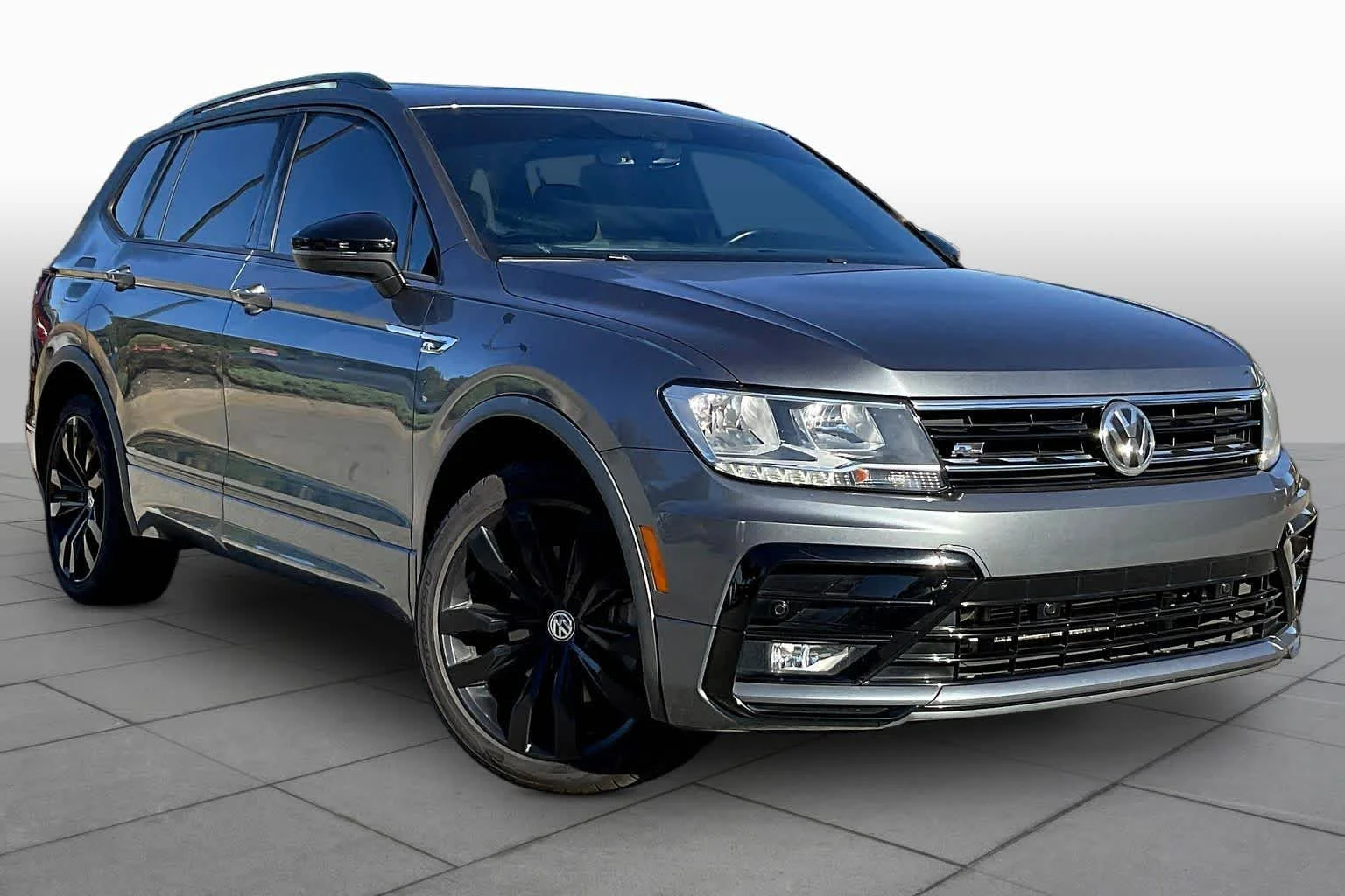 Used 2021 Platinum Gray Metallic Volkswagen SE R-Line Black image 3
