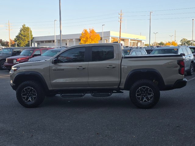 2024 Chevrolet Colorado ZR2 - Photo 13