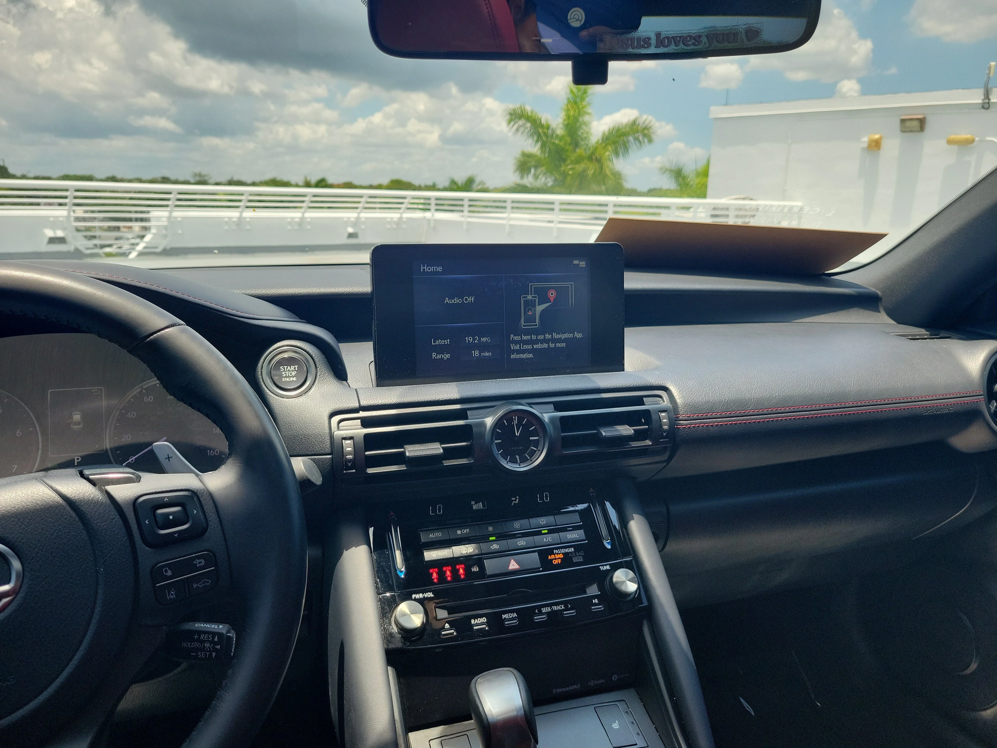 Certified Used 2024 Iridium Lexus 300 image 16