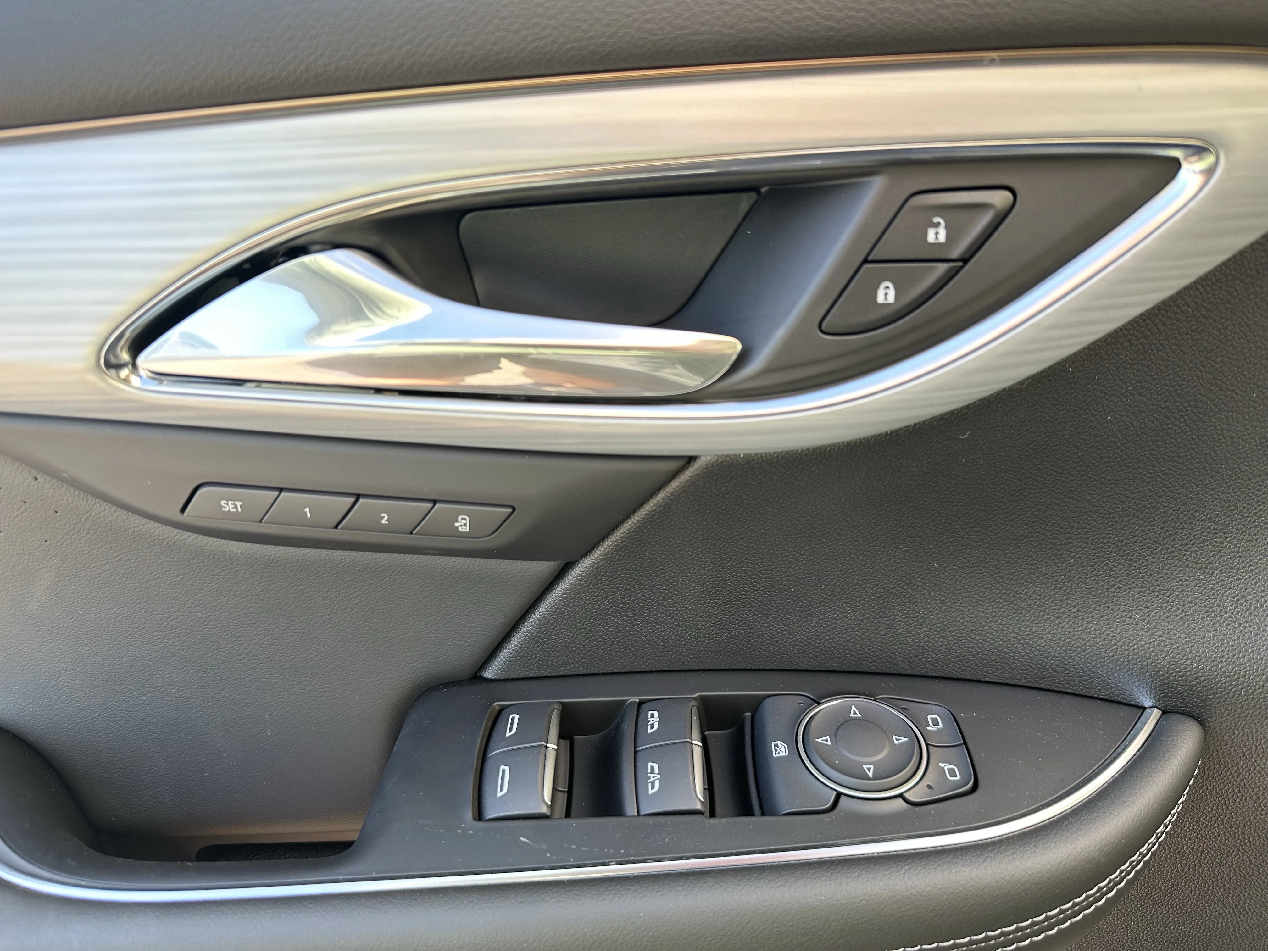 New 2026 Ebony Twilight Metallic Buick Avenir image 9