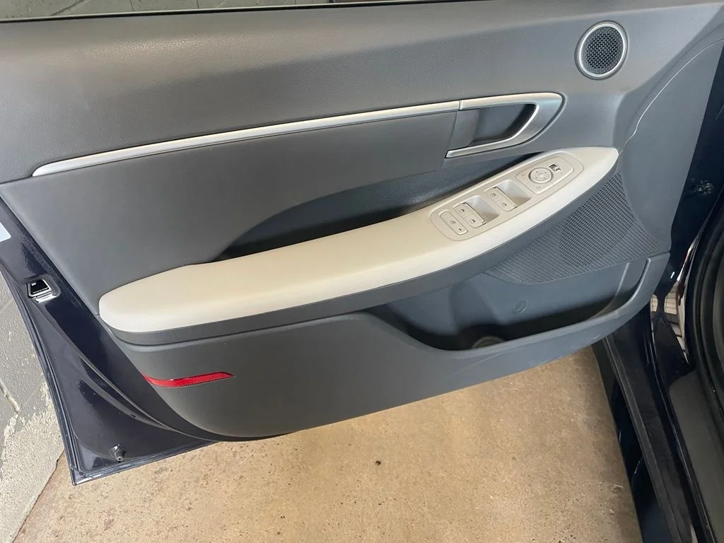 Used 2024 Blue Hyundai SEL image 9