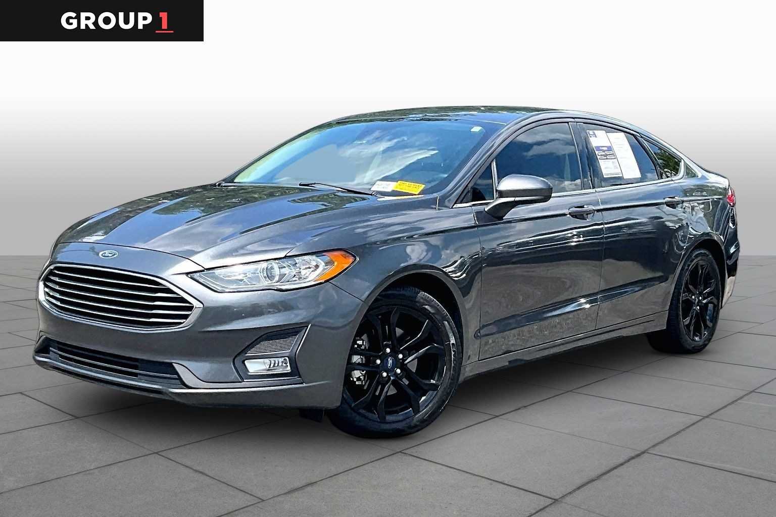 Pre-Owned 2019 Ford Fusion SE