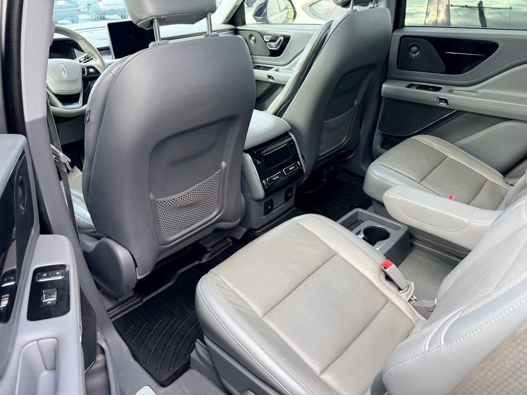 Used 2021  Lincoln Grand Touring image 6