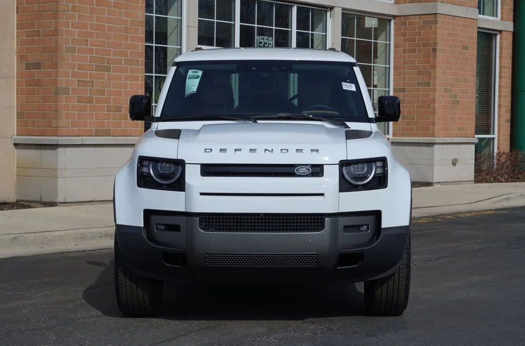 New 2026 Fuji White Land Rover S image 4