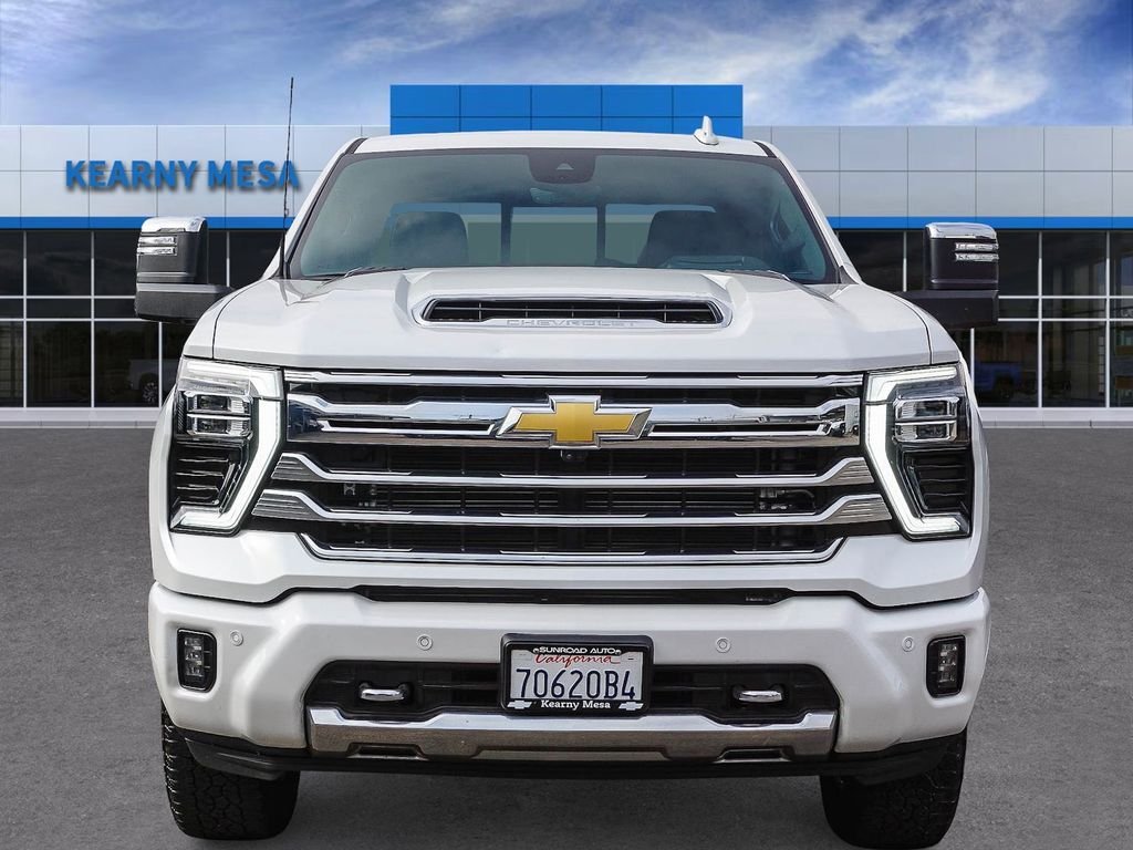 Used 2025 Beige Chevrolet High Country image 2