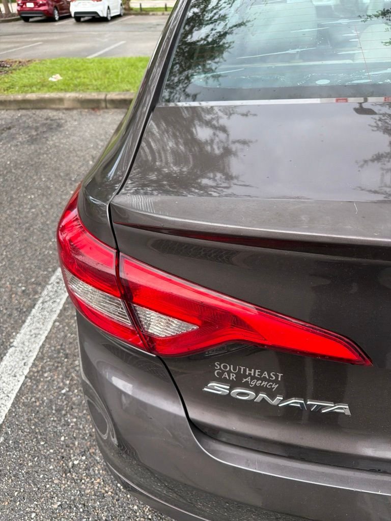 Used 2017 Brown Hyundai Base image 12