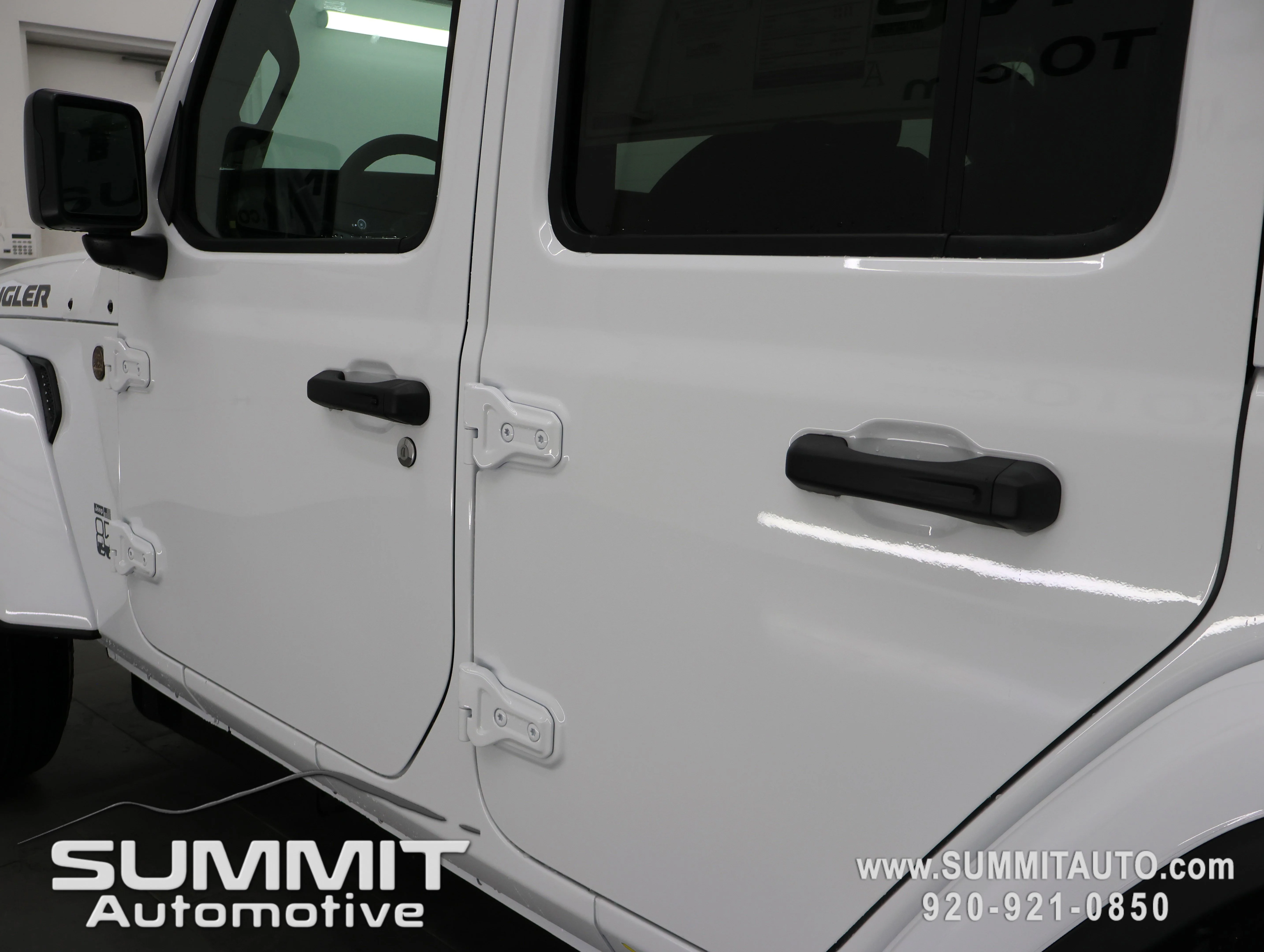 New 2026 Bright White Clear-Coat Exterior Paint Jeep 85th Anniversary Edition image 36