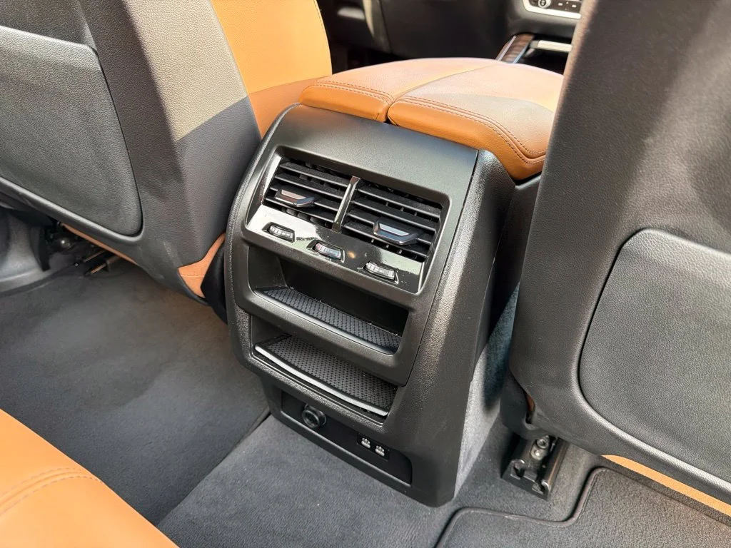 Used 2025 Gray BMW xDrive40i image 26