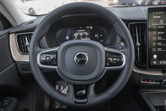 New 2026 Aurora Silver Volvo Plus image 29