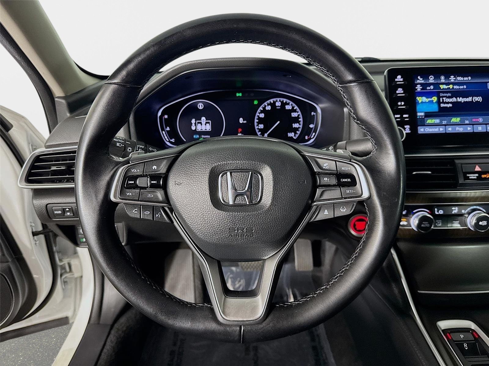 Used 2022 Platinum White Pearl Honda Touring 2.0T image 12