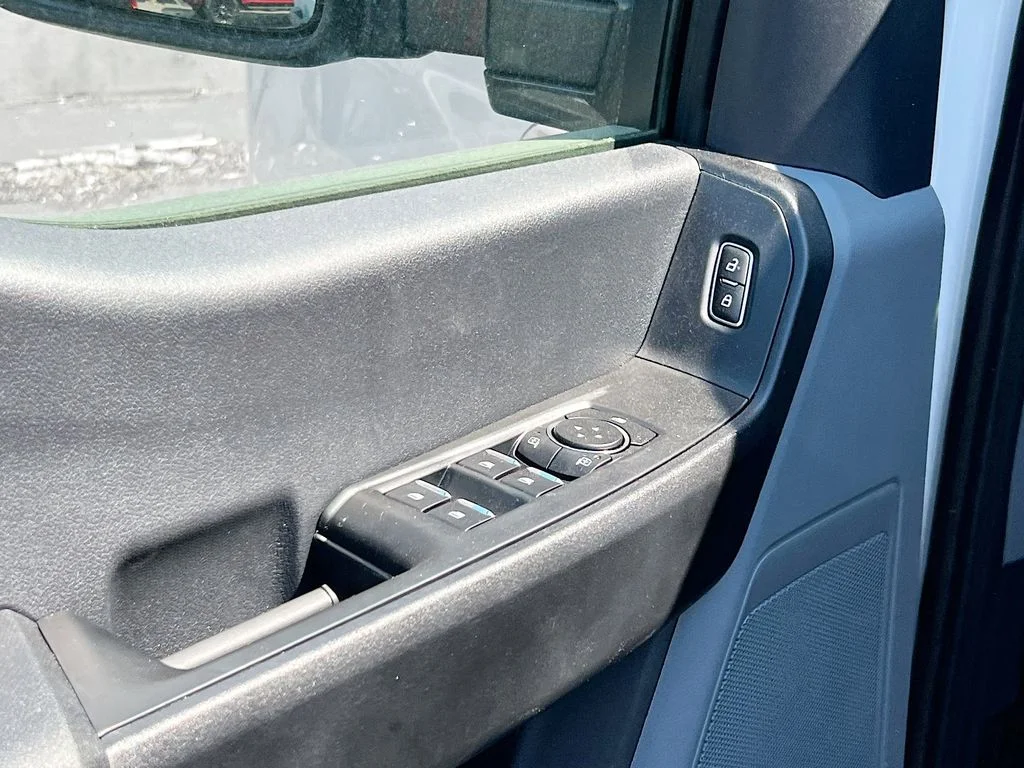 New 2025 Oxford White Ford XL image 12
