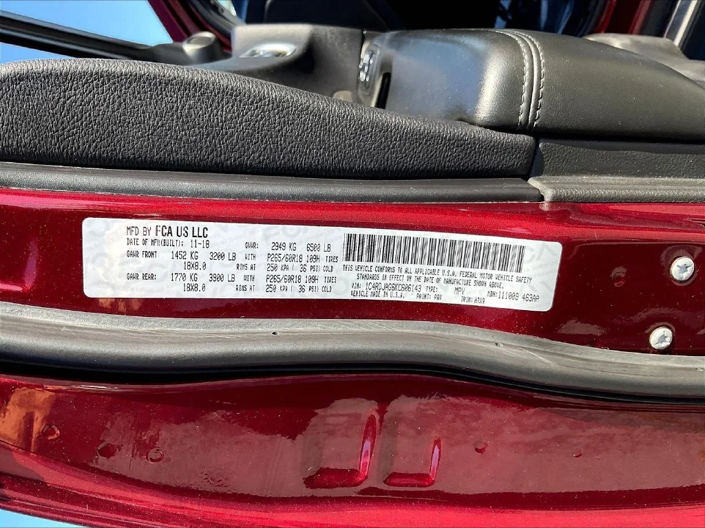 Used 2019 Redline 2 Coat Pearl Dodge SXT image 18