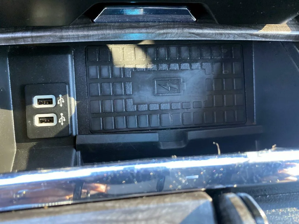 Used 2018 Shadow Black Ford Limited image 17