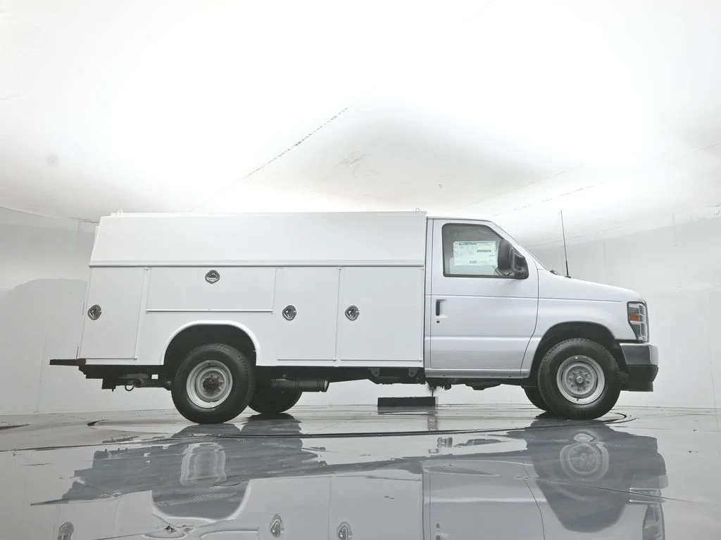 New 2026 White Ford Base image 47