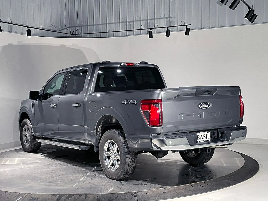 Used 2025 Gray Ford XLT image 13