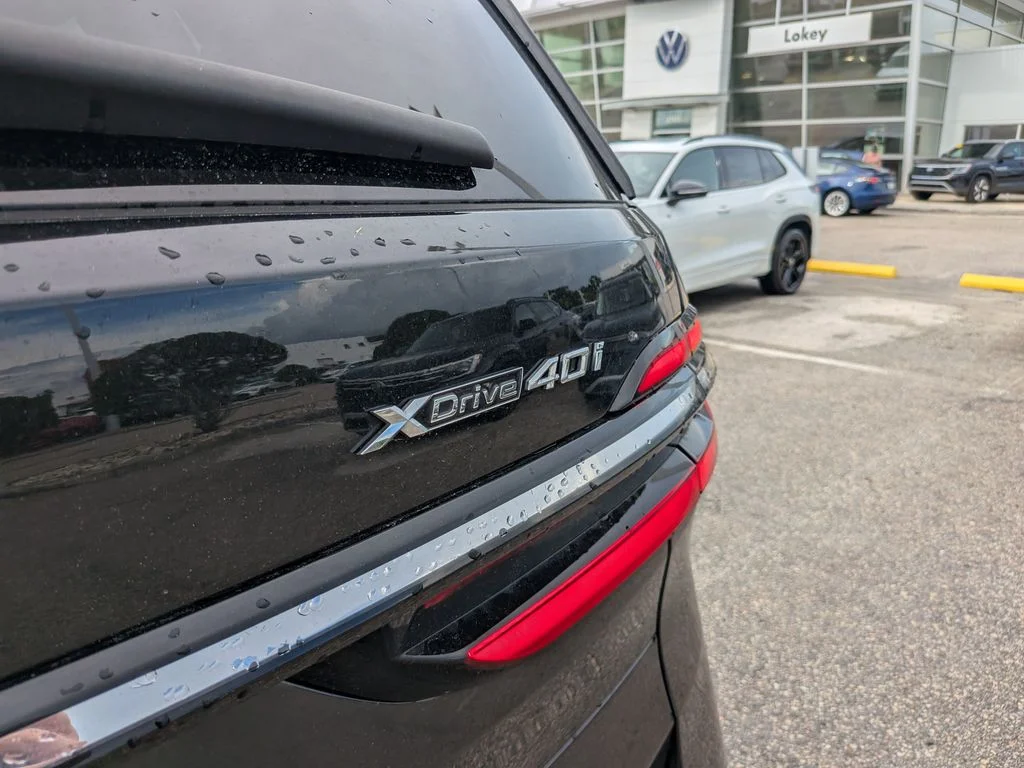 Used 2024 Black BMW xDrive40i image 8