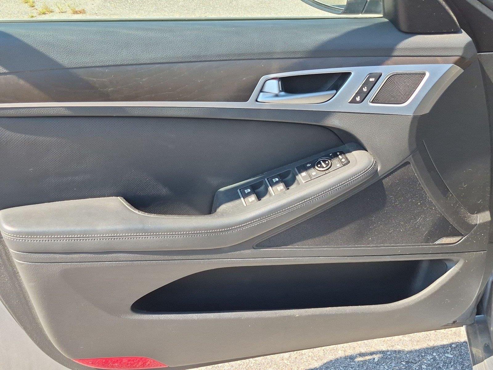Used 2016 Parisian Gray Hyundai 3.8L image 15