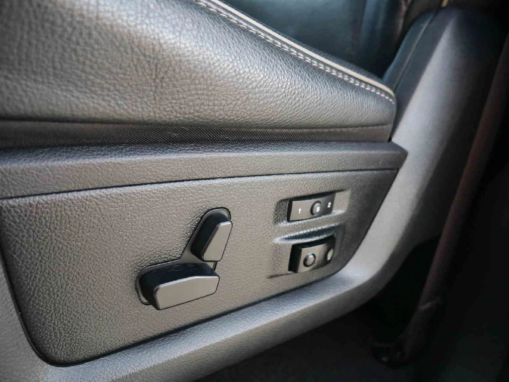 Used 2018 Gray Ram Laramie Longhorn image 33
