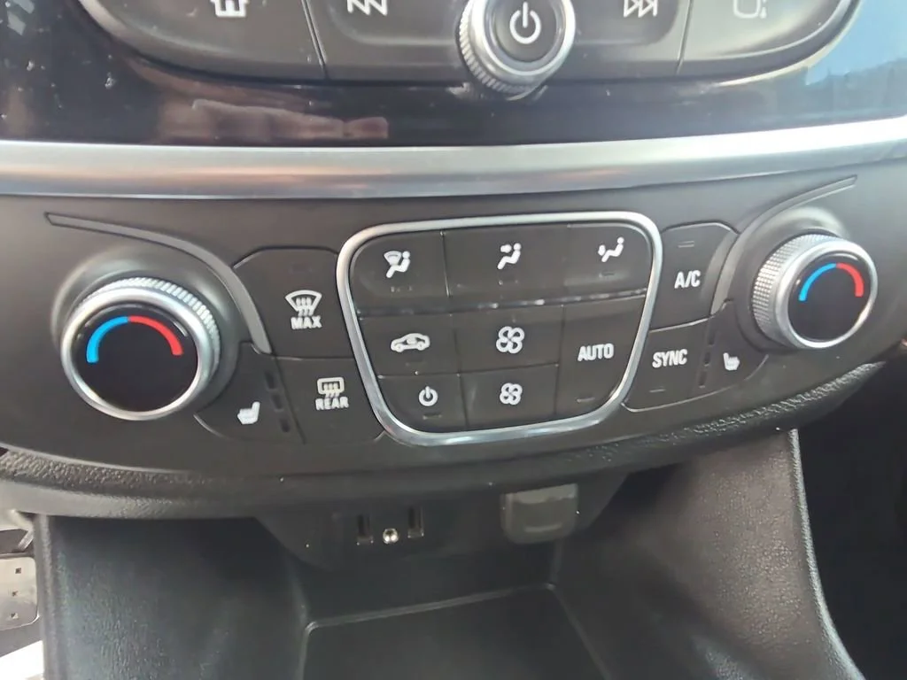 Used 2019 Satin Steel Metallic Chevrolet LT Cloth image 36