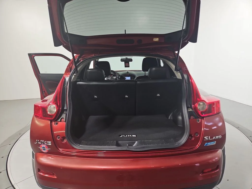 Used 2013 Red Nissan SL image 24