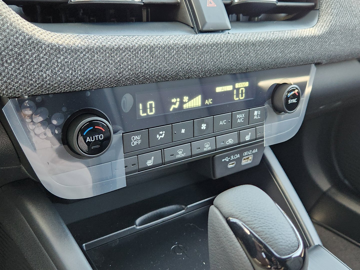 New 2026 CRYSTAL WHITE PEARL Subaru Premium image 14